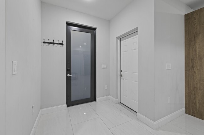 Photo - 2906 65th St W