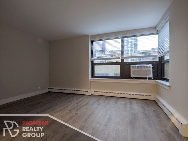 445 W Wellington Ave Unit W445-01D