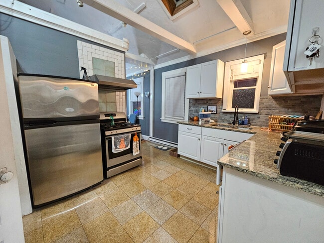 Photo - 204 Broad St Unidad 3