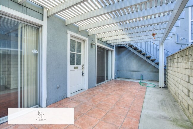 Photo - Arcadia School District | Quiet 4-Unit Community Unidad 7