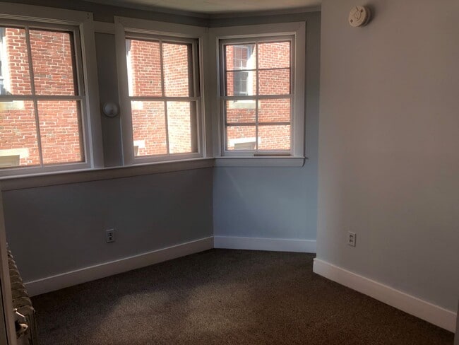 Photo - 31 Deering St