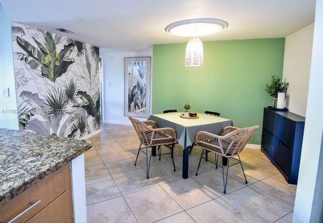 Building Photo - 3000 NE 5th Terrace Unit 308-A