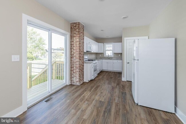 Photo - 279 Academy St