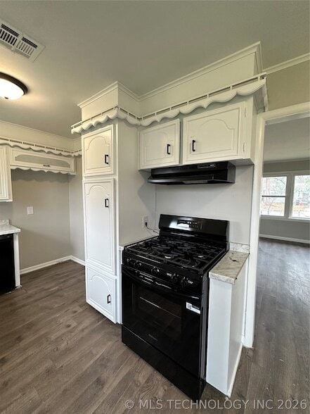 Photo - 6305 E Newton St