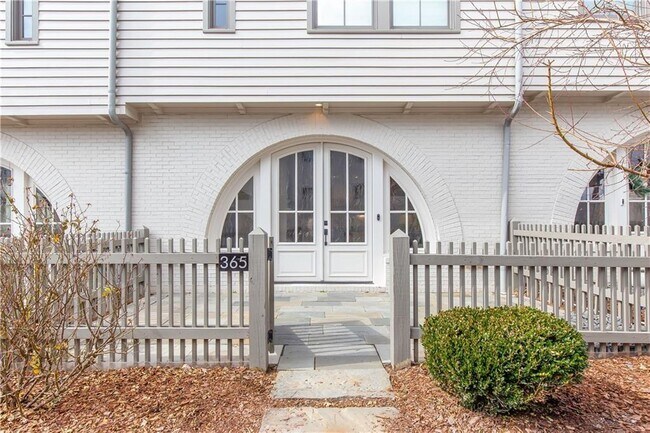 365 Sage Ln