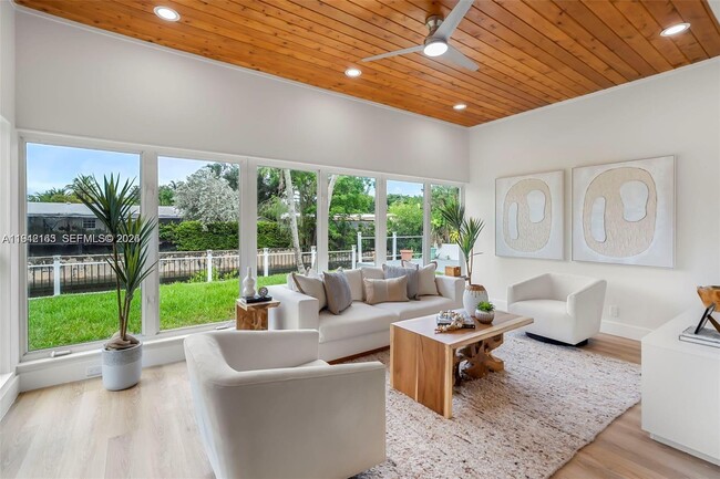 Photo - 2621 SW 19th St