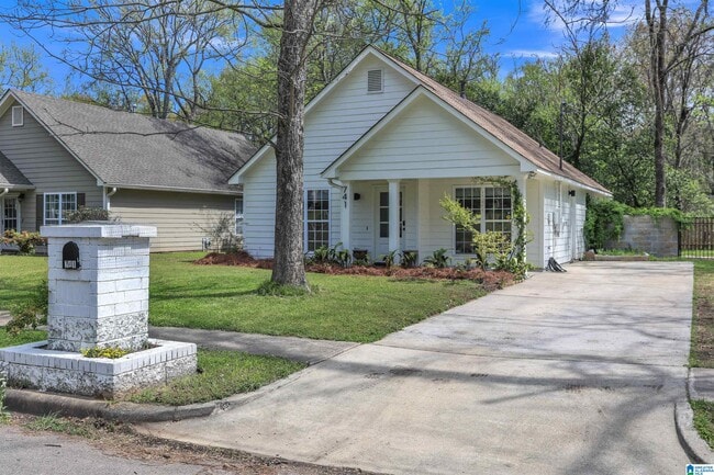 Building Photo - 741 47th Pl S