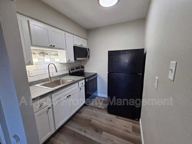 Building Photo - 2727 Hampton Ave Rental