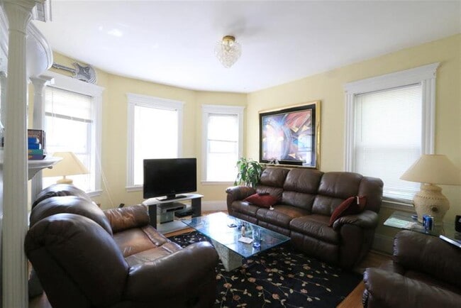 Photo - 19 Park Ave Unit 2