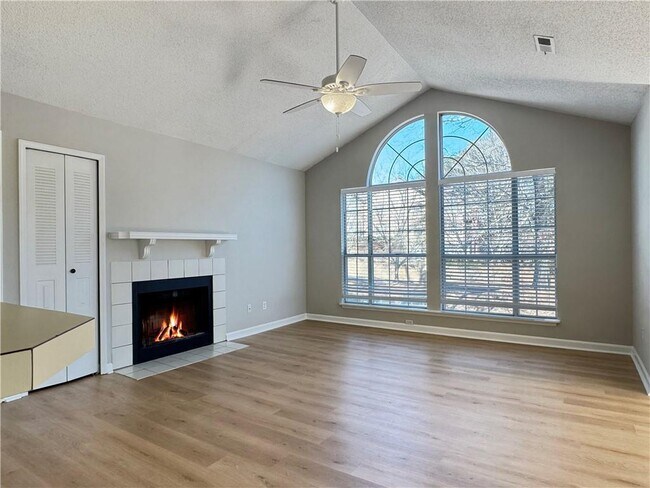 Photo - 901 Wentworth Ct