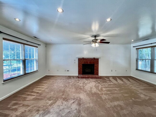 Photo - Gorgeous 4 Bedroom 2.5 Bath home in the he...