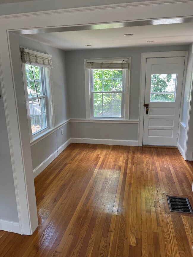 Photo - 993 Massachusetts Ave