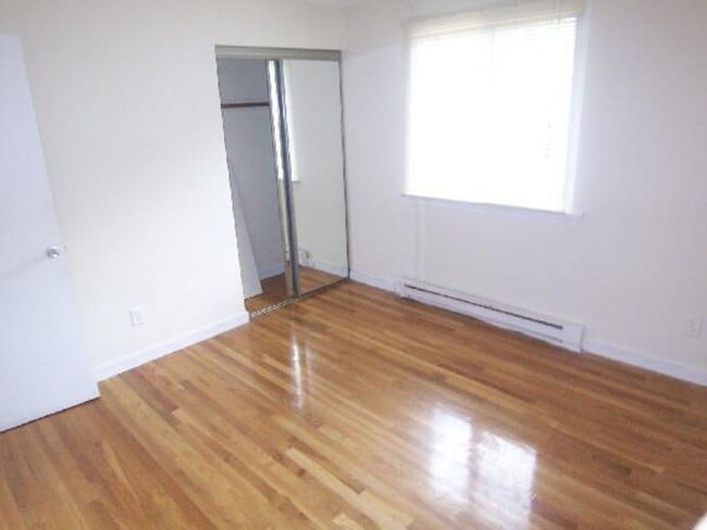 Photo - 2bed w/H + HW