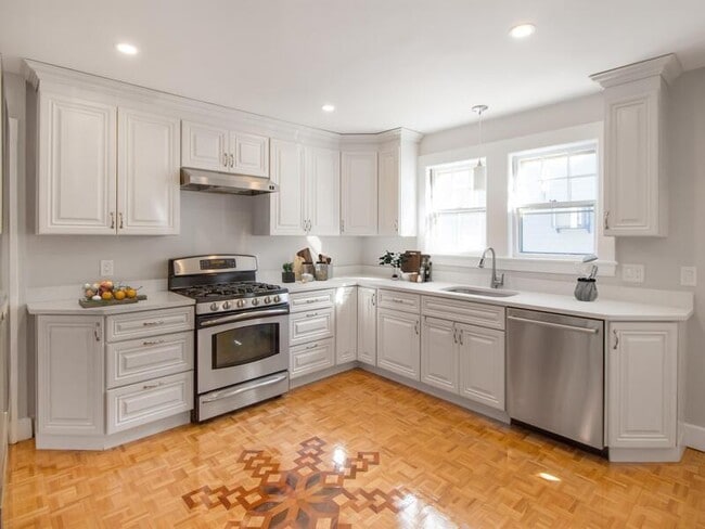 Building Photo - 18 Sherman Ct