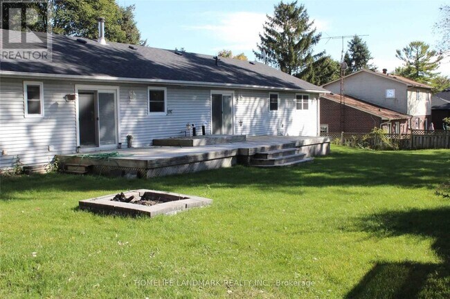 Photo - 32 Elmvale Blvd