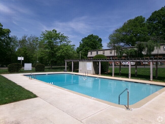 Building Photo - 3822 Country Club Rd Unit Condo-i