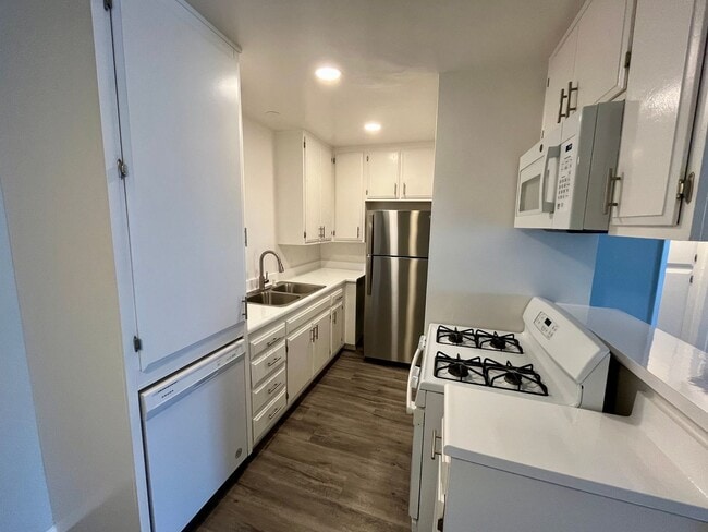 Photo - 18400 Prairie Street