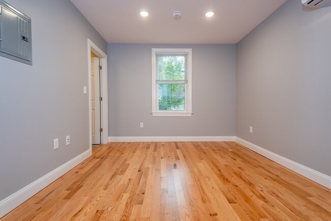 Photo - 293 Fayette St Unidad 12