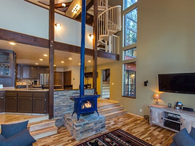 1953 N Upper Truckee Rd