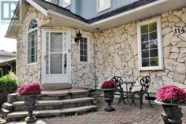 Photo - 114 Lorne Ave