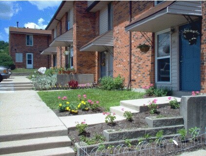 Steeplechase Townhomes - Steeplechase Townhomes