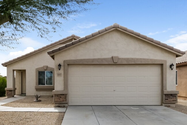 Building Photo - 2377 E San Manuel Rd