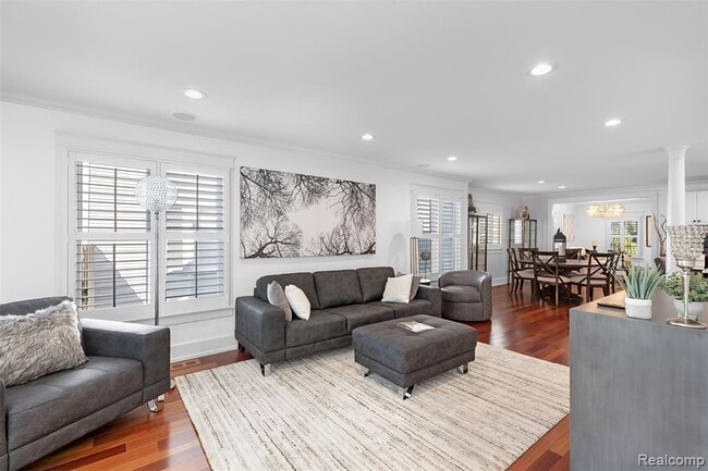 Photo - 691 Wallace St