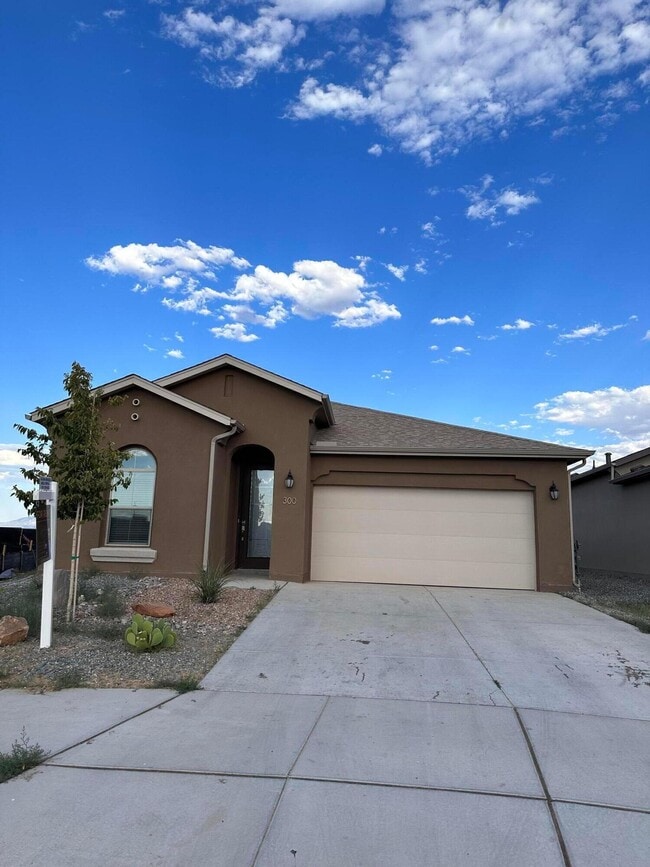 Photo - 300 Michael Ave SW