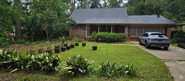 Building Photo - 1909 Sherwood Dr Rental