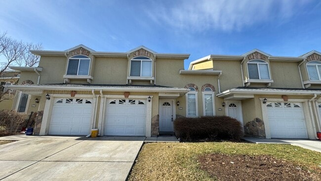 Building Photo - 3 Bedroom 2.5 Bath in West Jordan!