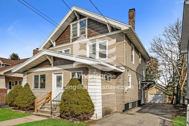 Photo - 134 Maplehurst Ave