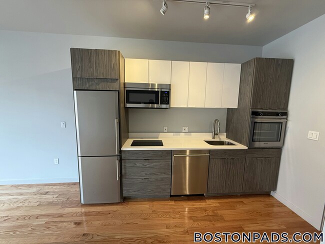 Photo - 145 Munroe St Unit 304