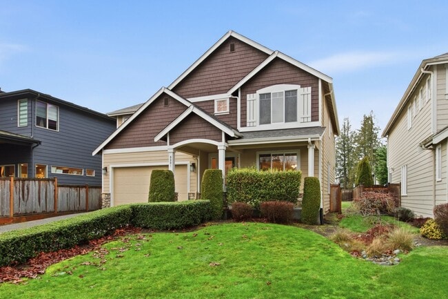 Photo - Gorgeous Kirkland Home w/2 car garage