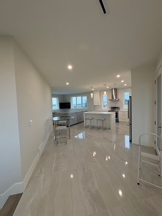 Photo - 3388 Ross Rd