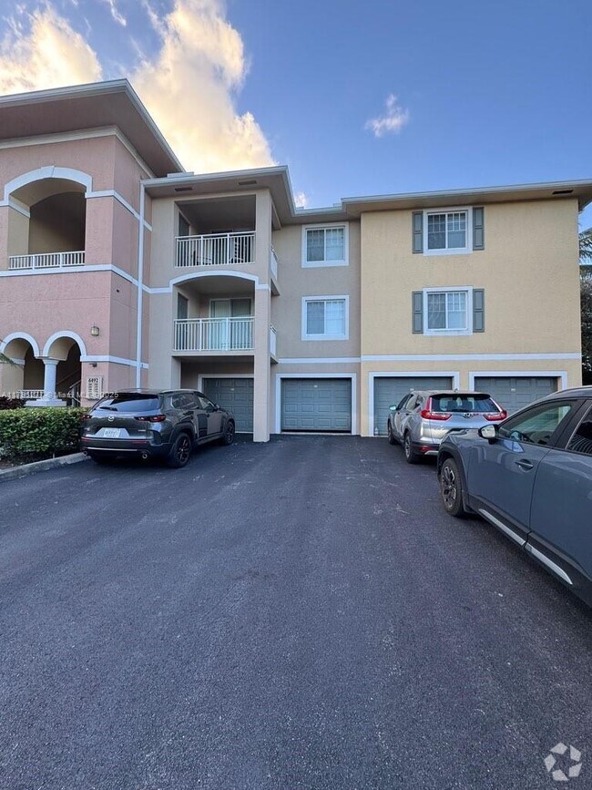 Building Photo - 6492 Emerald Dunes Dr Unit 305 Rental