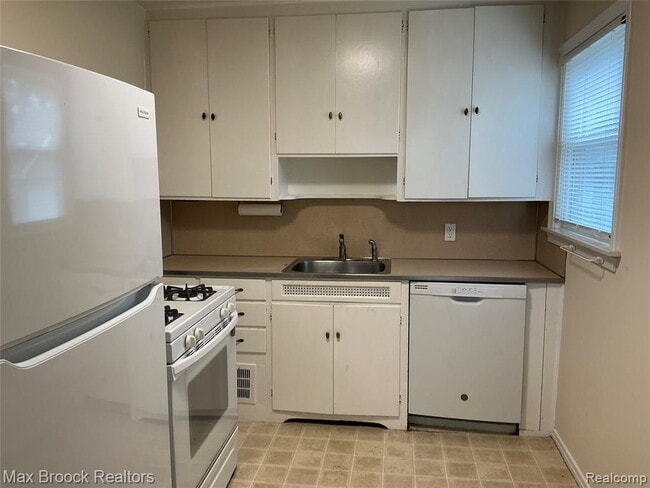 Photo - 2104 Brickley St