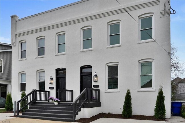 Photo - 410 W 29th St Townhome
