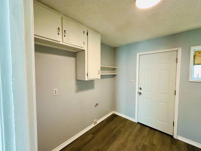 Building Photo - 2720 Duncan Dr Rental