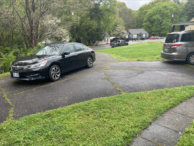 Parking - 713 S Cedar St House