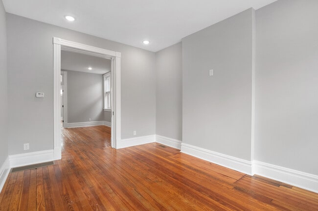 Photo - Live in the Grove