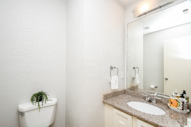 Photo - 1116 Bering Dr Unidad 4