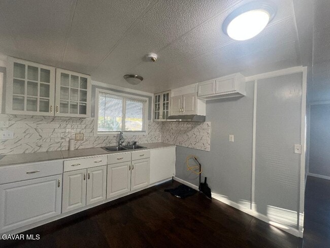 Photo - 3300 15th St W
