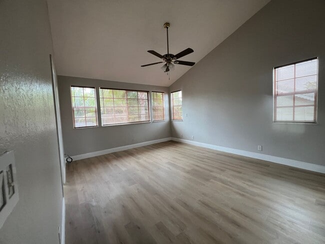 Photo - Beautiful Weston 3/2 PLUS LOFT/DEN with Pool