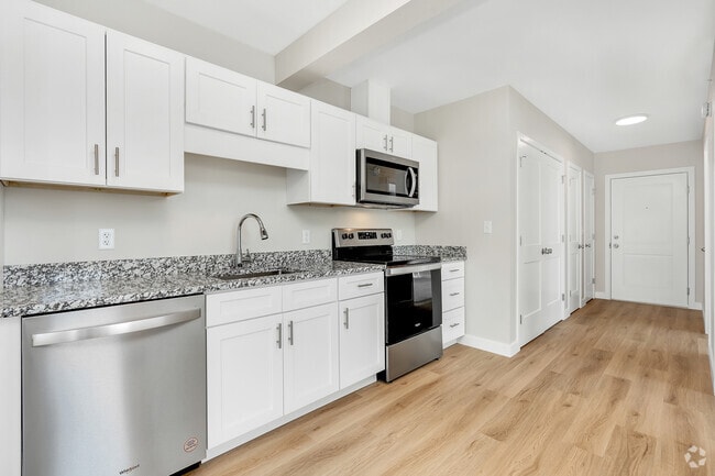 Two Lights 1BD, 1BA, Kitchen
