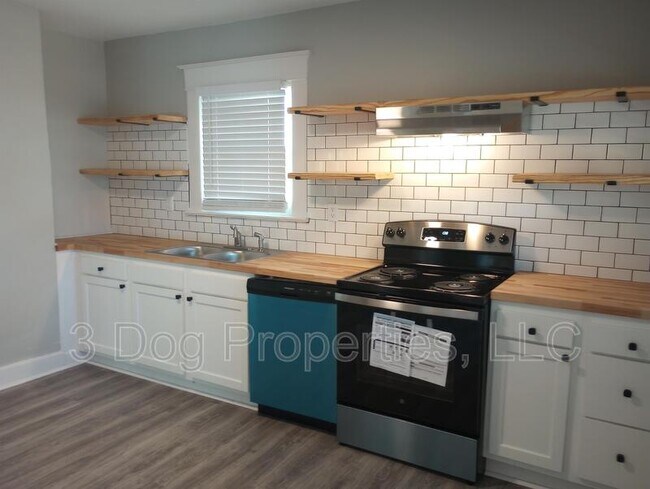 Photo - 218 N Hickory St