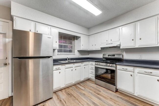 Photo - 740 N 6th St