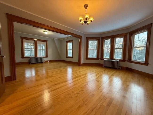 Photo - 58 Oxford St N Unit 2