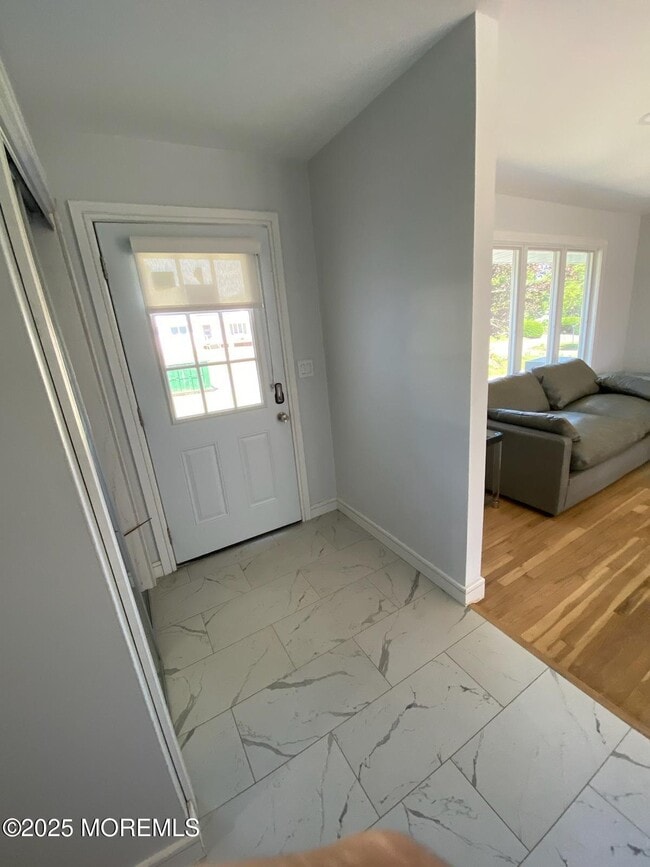 Photo - 871 Red Oaks Dr