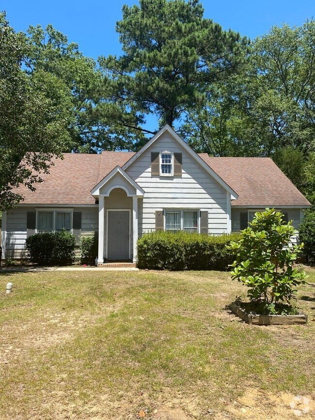 Building Photo - Beautiful 3 Bedroom Rental