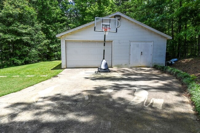 Photo - 332 W Pine Dr